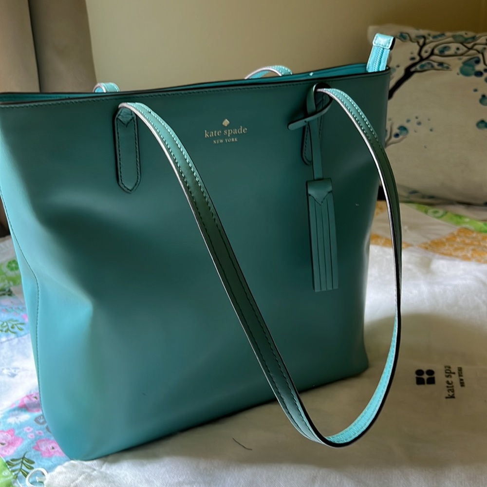 Kate Spade tote - Picture 2 of 5